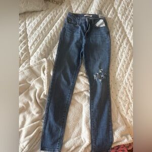 Distressed Blue Levi’s 721 Women's Jeans